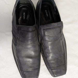 ALFANI SIZE 9.5M NAVY LOAFER